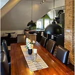 Apartament House *